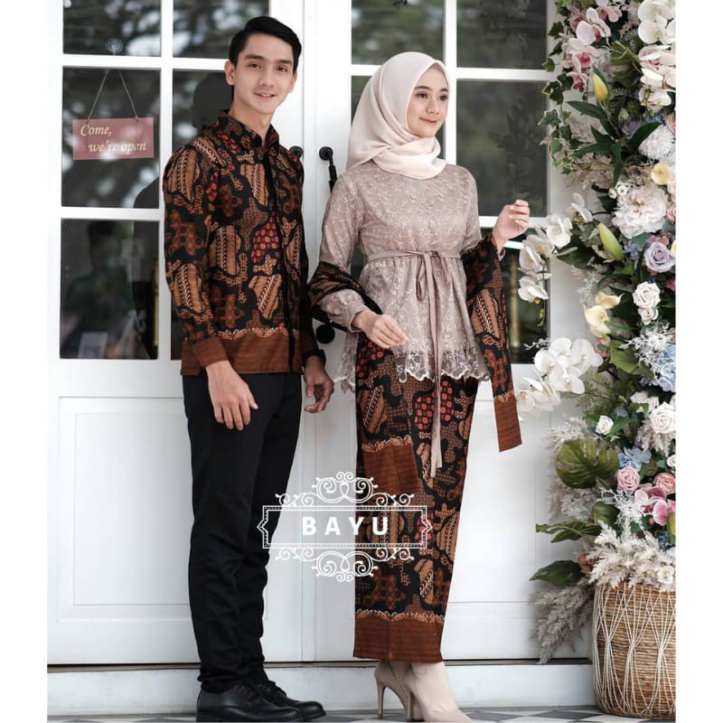 BATIK COUPLE COUPLE KEBAYA COUPLE BROKAAT COUPLE BATIK COUPLE KEBAYA LAMARAN KEBAYA KONDANGAN