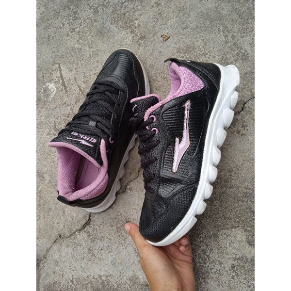 SEPATU ERKE SECOND SIZE 38