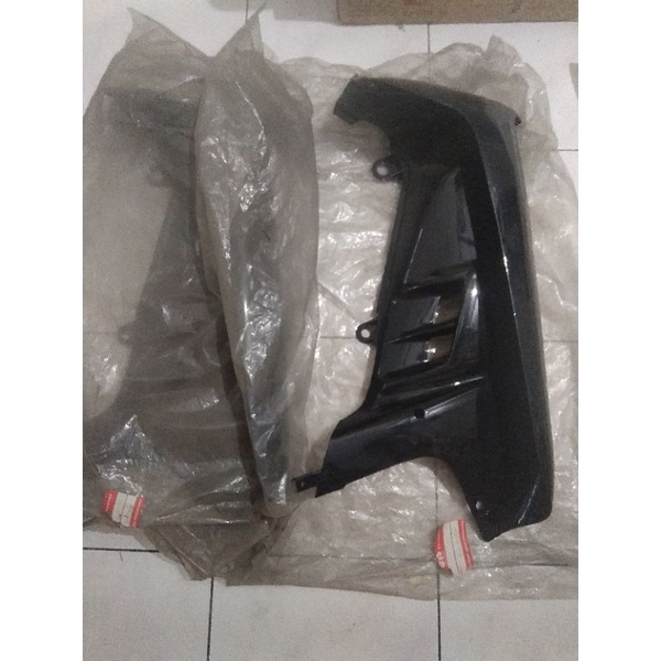 Sayap Tebeng Legshield Luar Bagian KANAN Suzuki SHOGUN LAMA KEBO Orisinil SGP