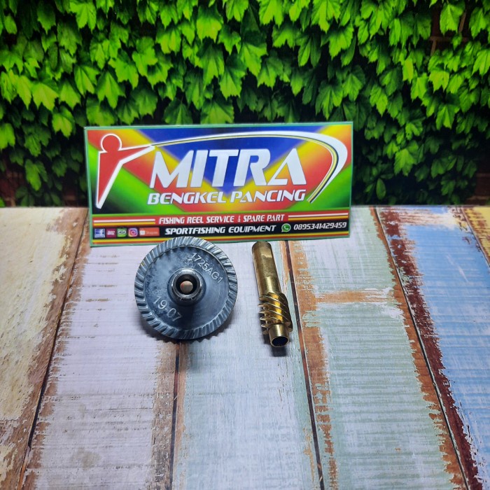 Satu set DRIVE GEAR dan PINIONGEAR RYOBI ZAUBER 3000-4000 Power Handle