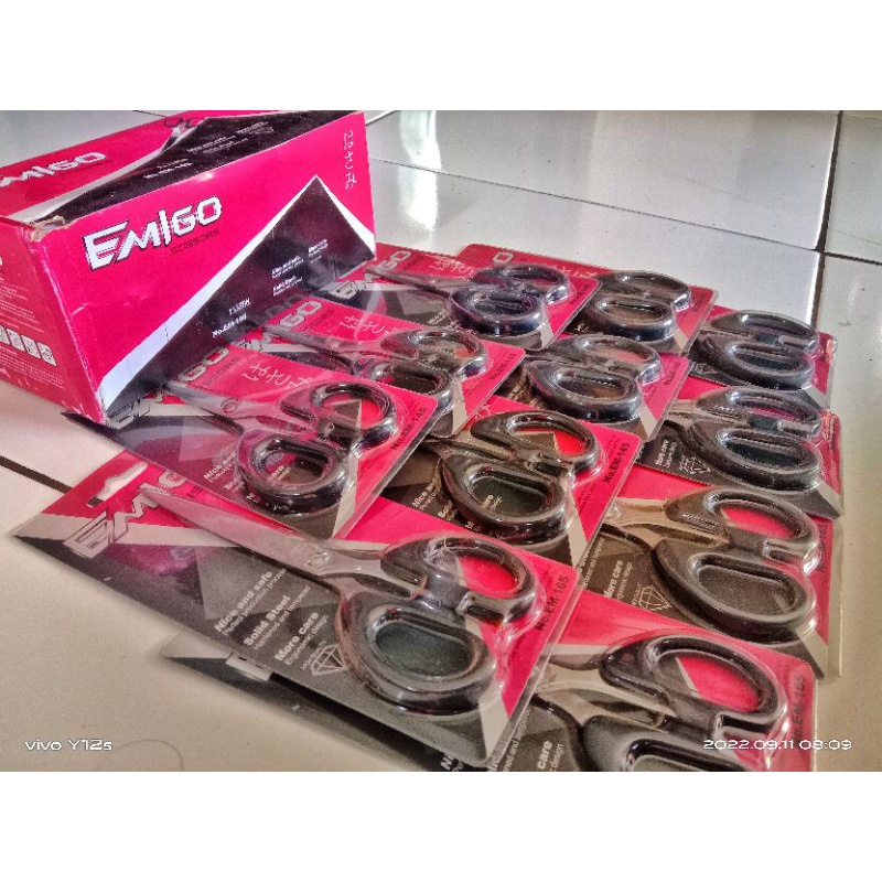 

Gunting (Emigo scissors) Per pcs