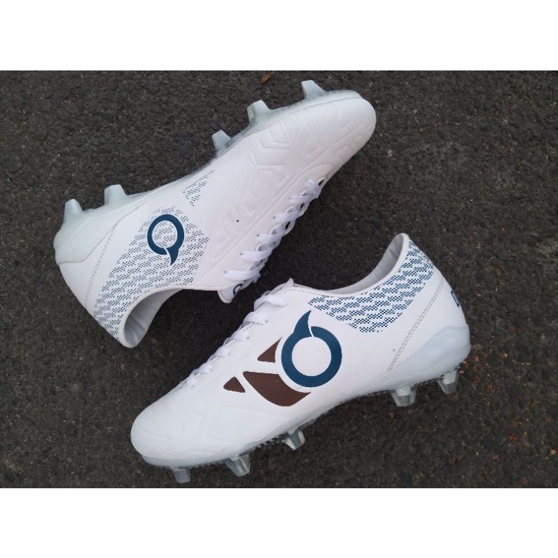 sepatu bola spec accelerator lightspeed ll pro ( cod )-bbs putih
