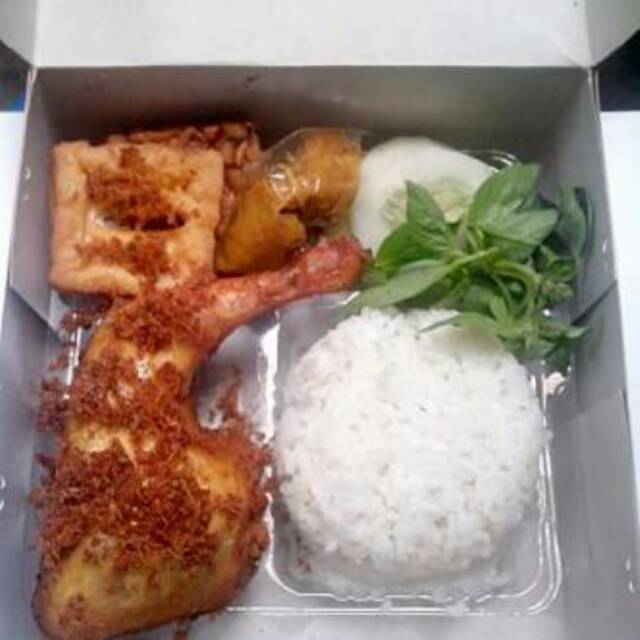 

Catering nasi ayam goreng komplit