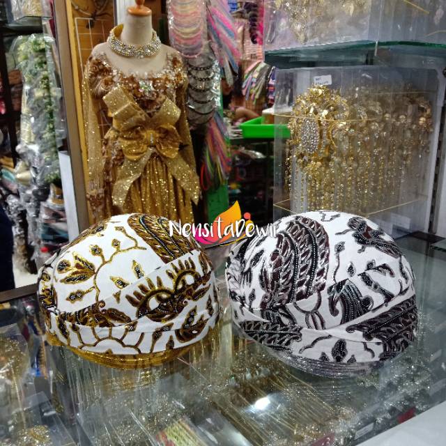 Jarik set Blangkon Prodo Pengantin motif Sidoasih Kecil