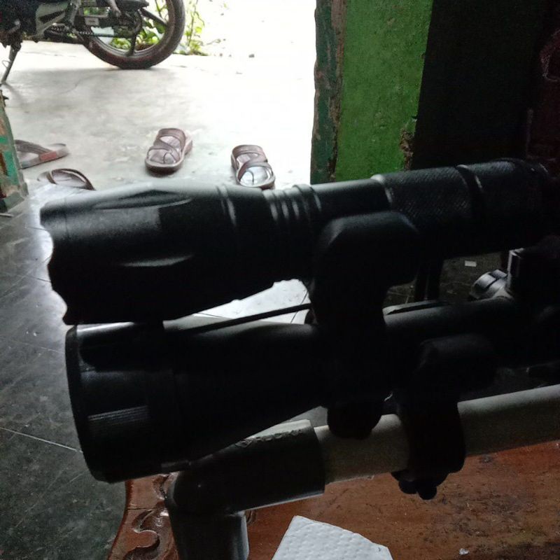 SENTER BERBURU TORCHLIGHT WARM WHITE/KUNING