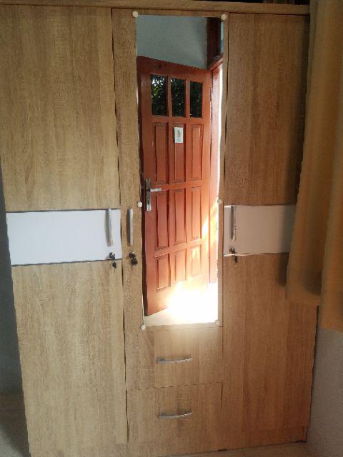 Lemari Pakaian 3 Pintu Cermin Lp 328