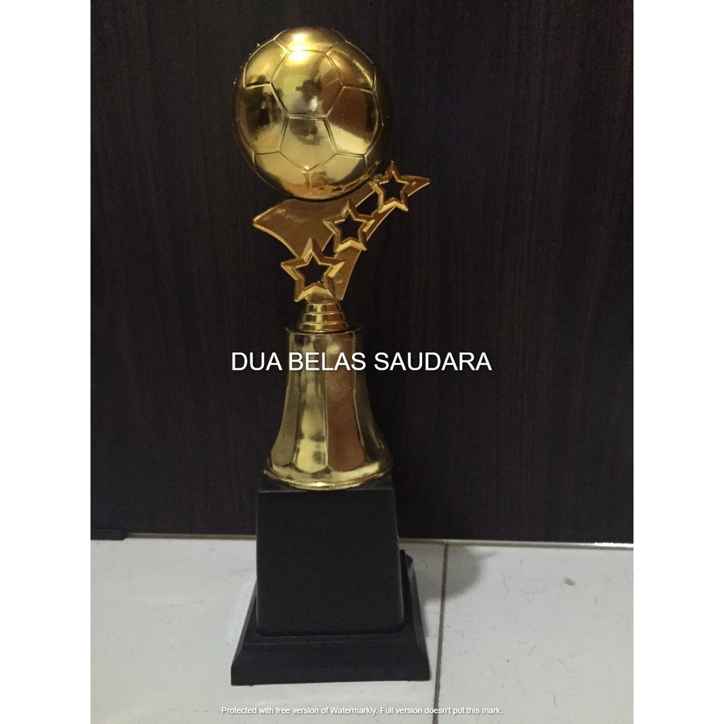 PIALA MINI SEPAK BOLA PIALA FIGURE BOLA