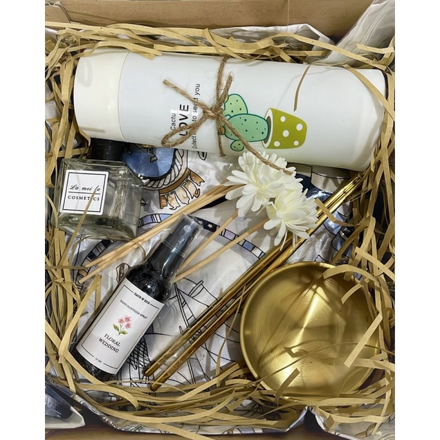 

Hampers lebaran eid mubarak