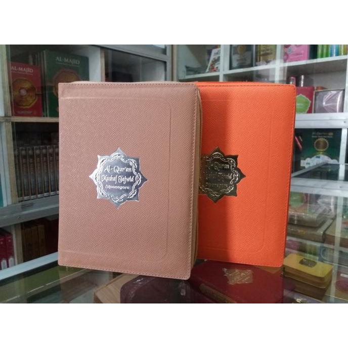 

AlQuran Tajwid Diponegoro ukuran A5, Al-Quran Mushaf Jacket resleting Star Seller Termurah