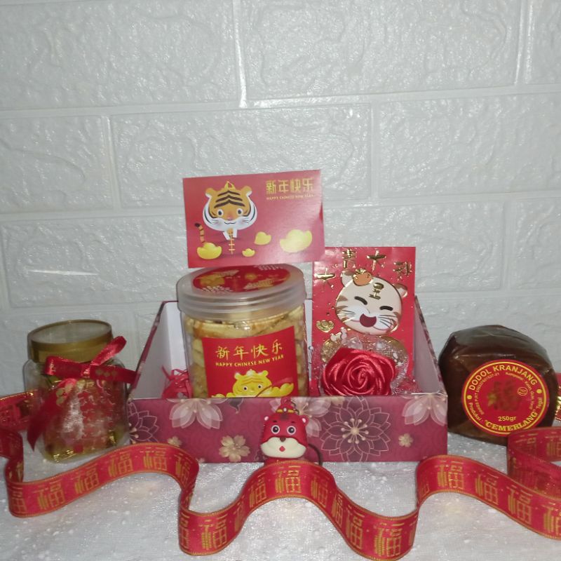 

Hampers Imlek - Parcel Imlek - Hard Box Imlek Sincia Chinese New Year