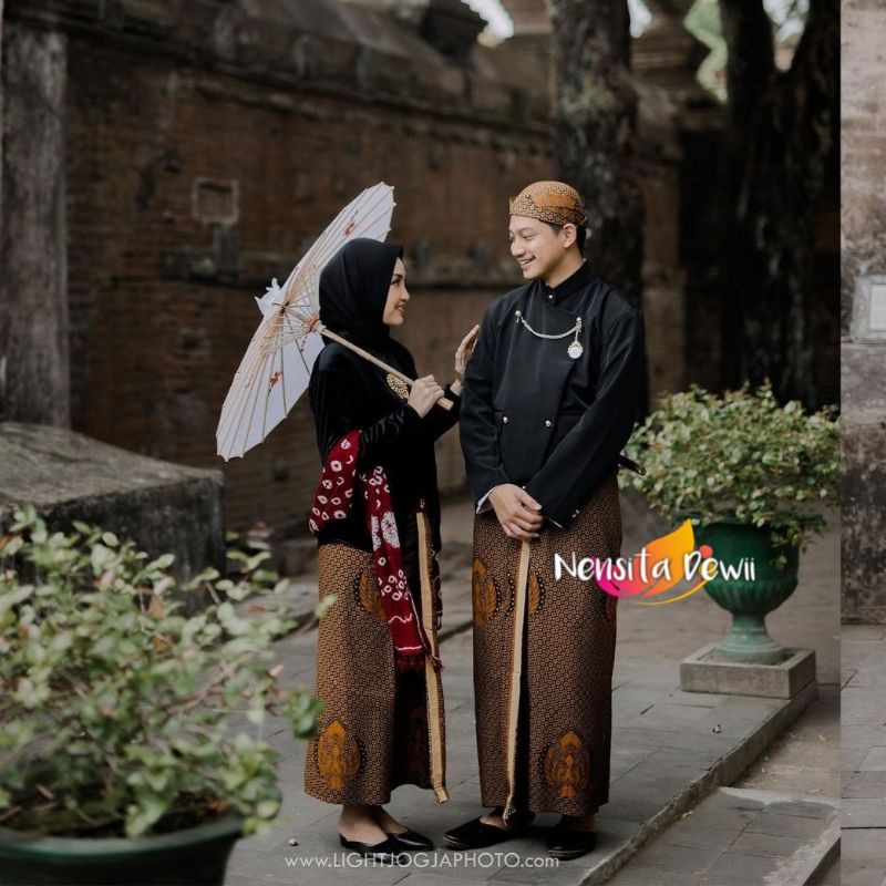 Baju Prewed Adat Jawa - Solo / Set Baju Prewedding, Motif Truntum Garuda
