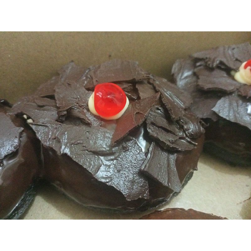 donat black forest &amp; donat chochoc runchy