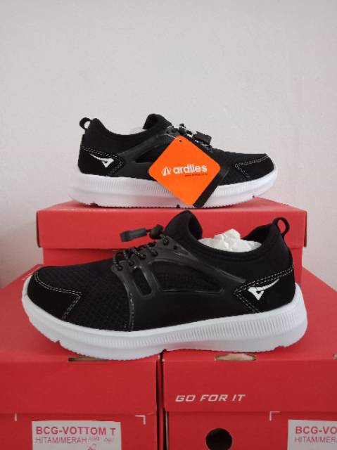 Sepatu Sekolah Ardiles Anak Original Hitam Putih Slip On BCG Vottom Series