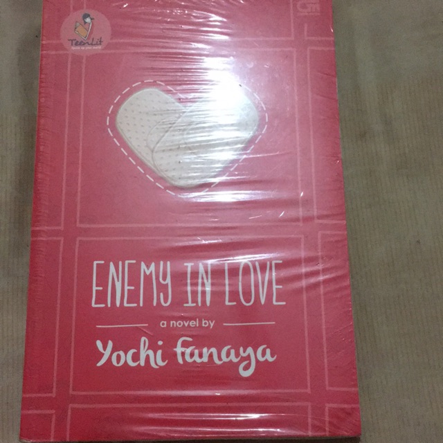 Novel Enemy in Love - Yochi Fanaya