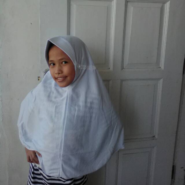 Jilbab sekolah untuk smp