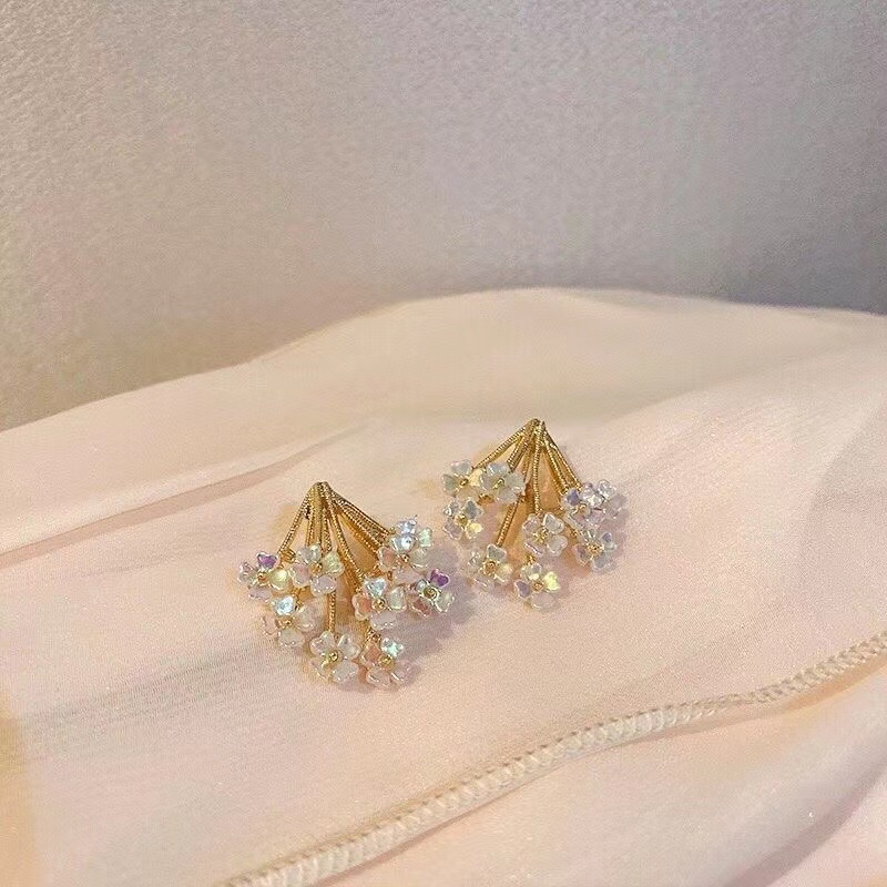 Anting Stud Bentuk Bunga Mekar Irregular Gaya Vintage Untuk Wanita