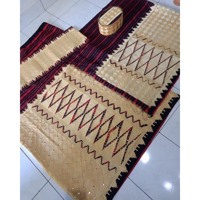 

Tapis Jungsarat Tumpal Mama Papa