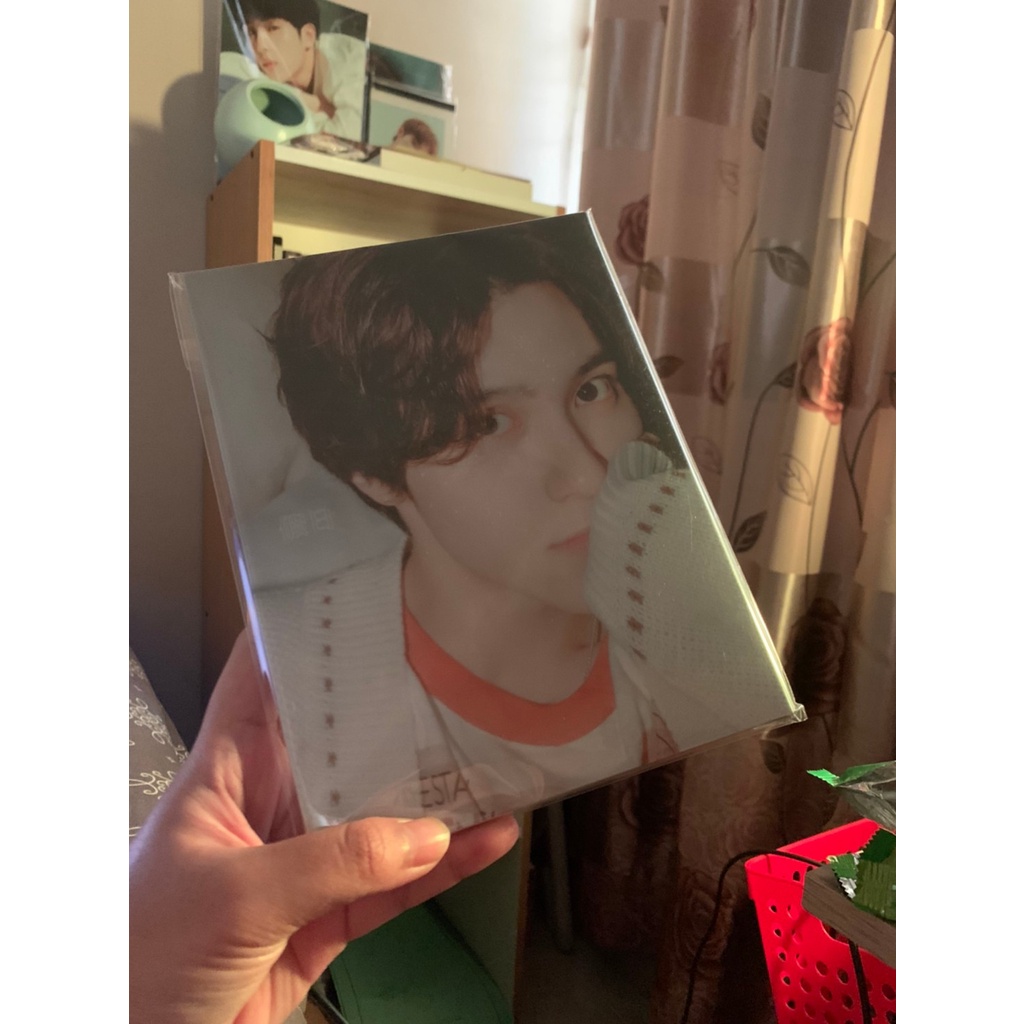 Hendery postcard book holiday