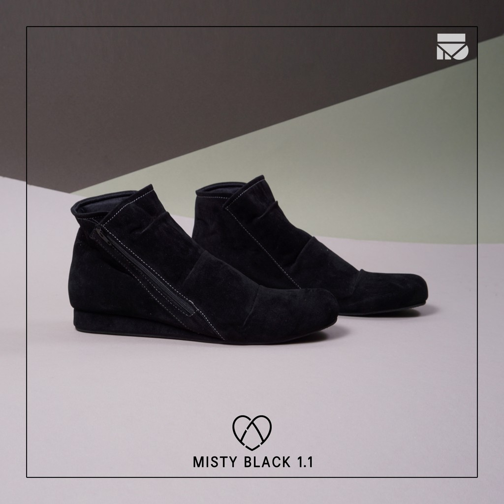 Misty Black | Sepatu Ringan Simpel Kasual Wanita Cewek Women Boots Footwear Ori | FORIND x Favshoes