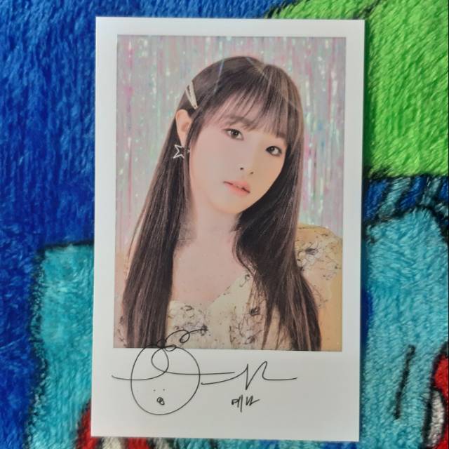 IZONE CHOI YENA POLAROID A EYES ON ME IZ*ONE