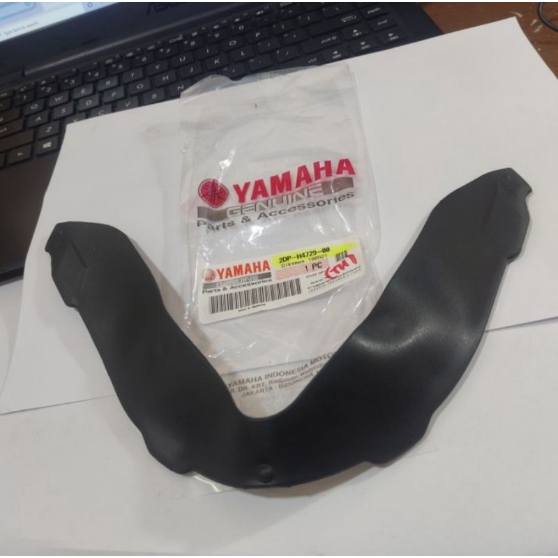 KARET ATAS LAMPU STOP BELAKANG NMAX OLD 2015-2019 ORI YAMAHA