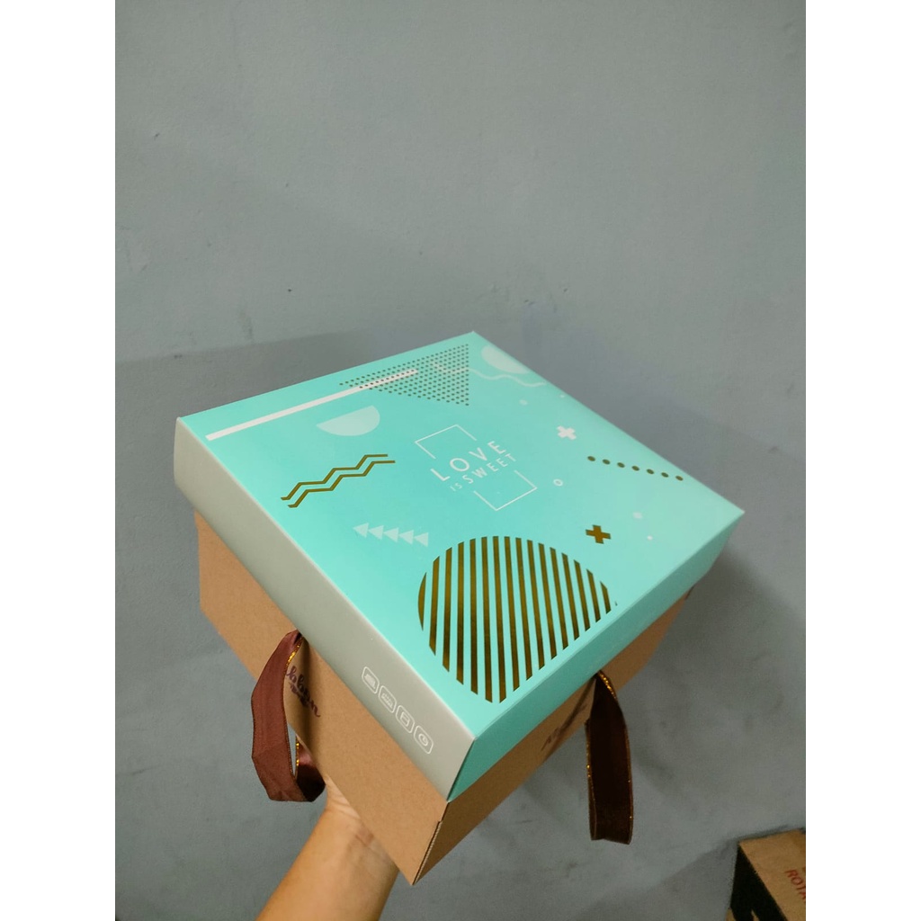 

Cake Box/Packaging kue/kotak Kue/kemasan kue Ribbon Double Wall uk. 25