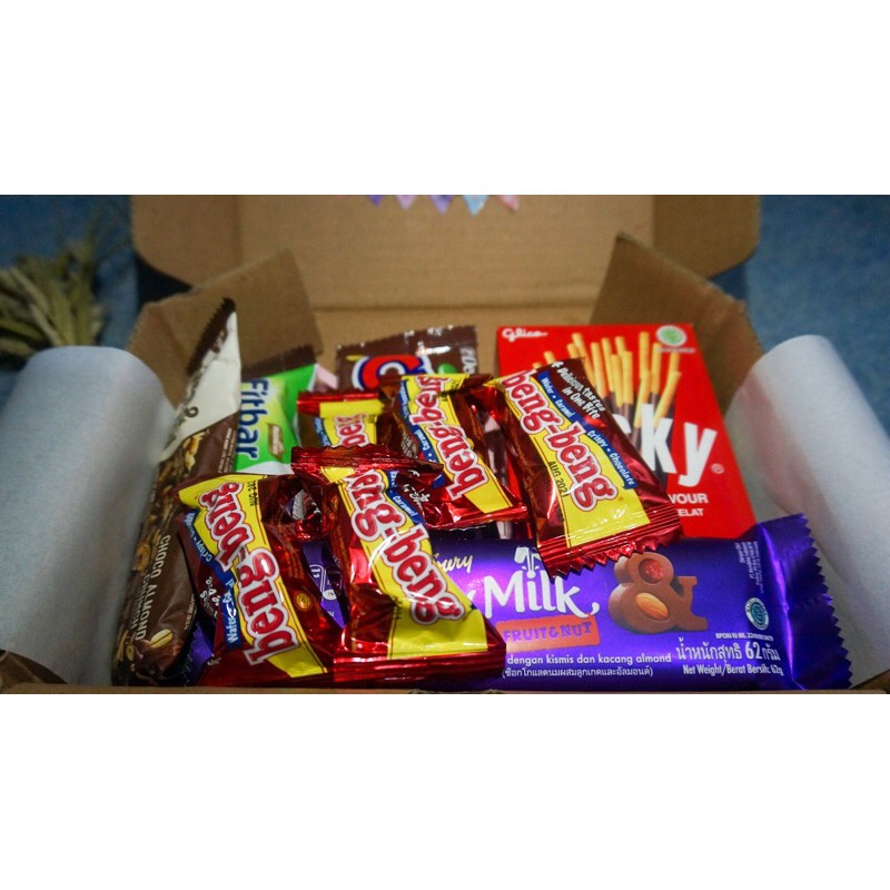 

Hampers Kado Box Coklat Valentines