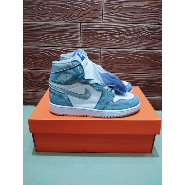 NIKE AIR JORDAN 1 HIGH