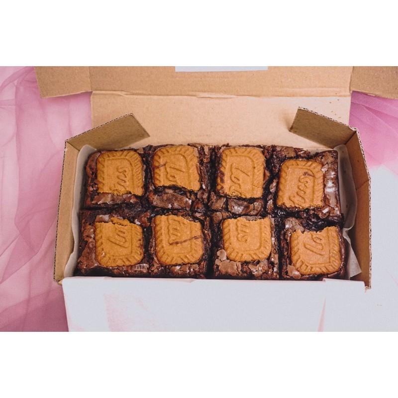 

Premium Fudgy Brownies Size 10 x 20