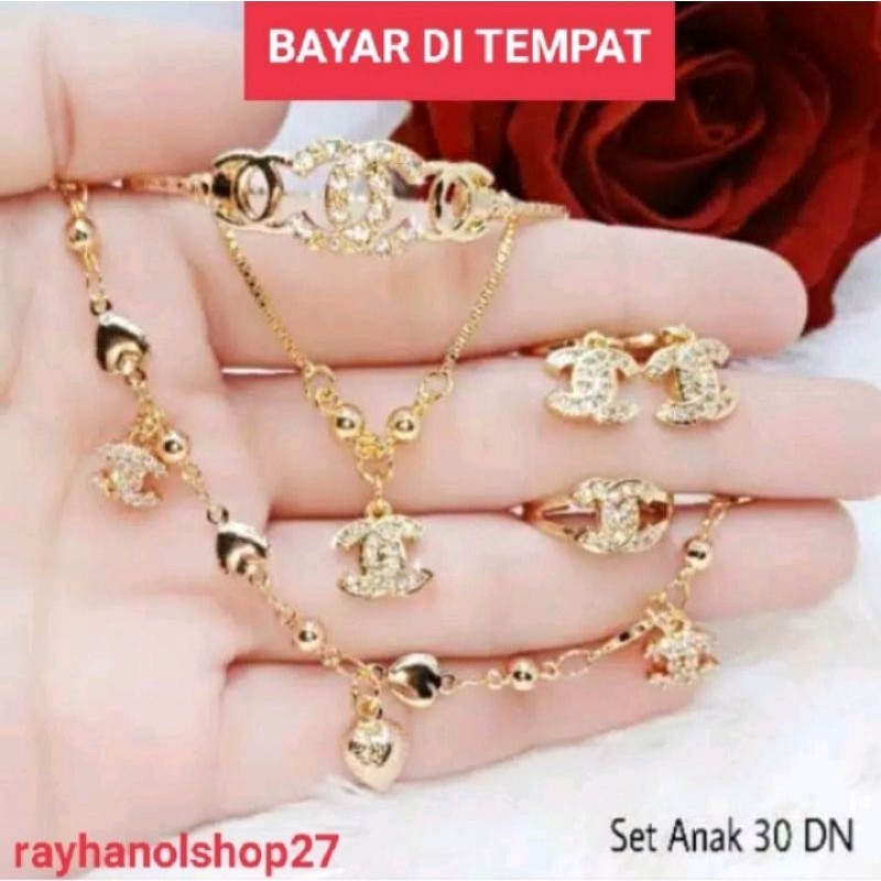 Set perhiasan Anak anak Titanium Motif Chenell gold