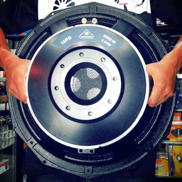 speaker soundqueen 18 inch