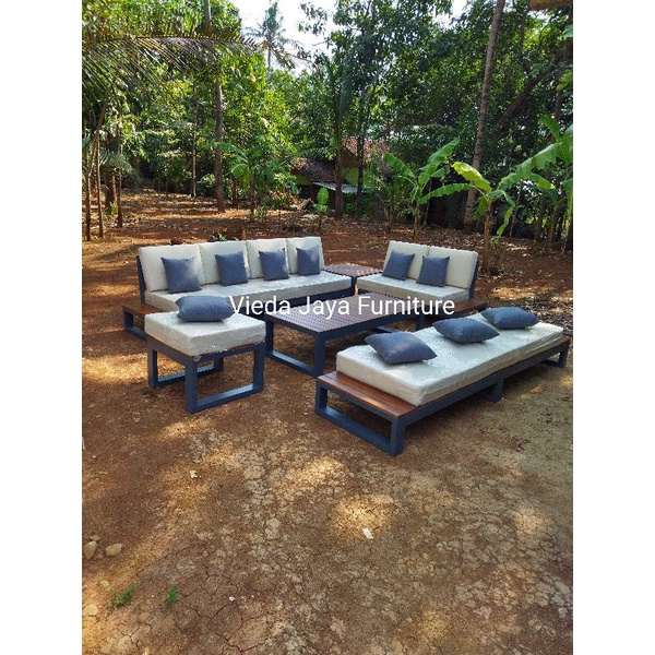 SET KURSI TAMU SUDUT OUTDOOR TAMAN BUSA TEBAL BAHAN KAYU JATI
