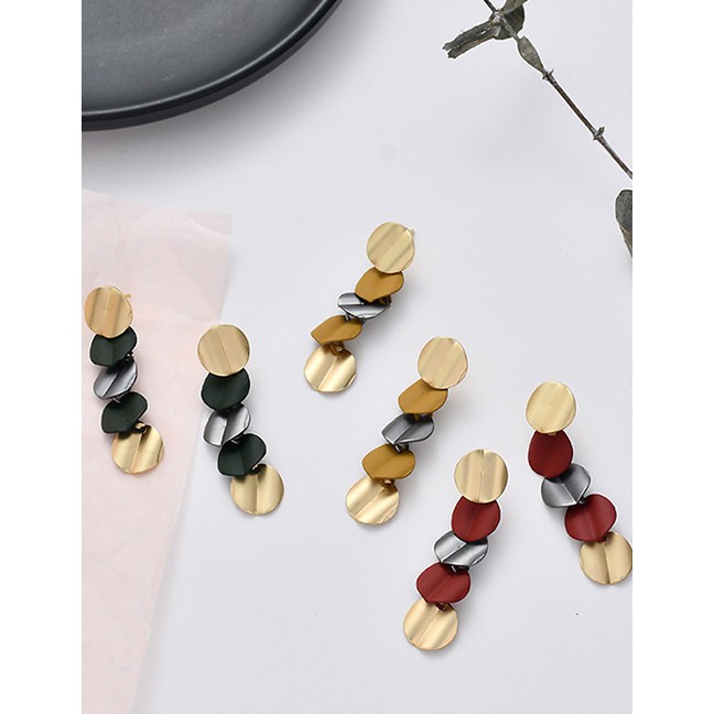 LRC Anting Tusuk Fashion Red Contrast Geometric Metal Earrings D46039