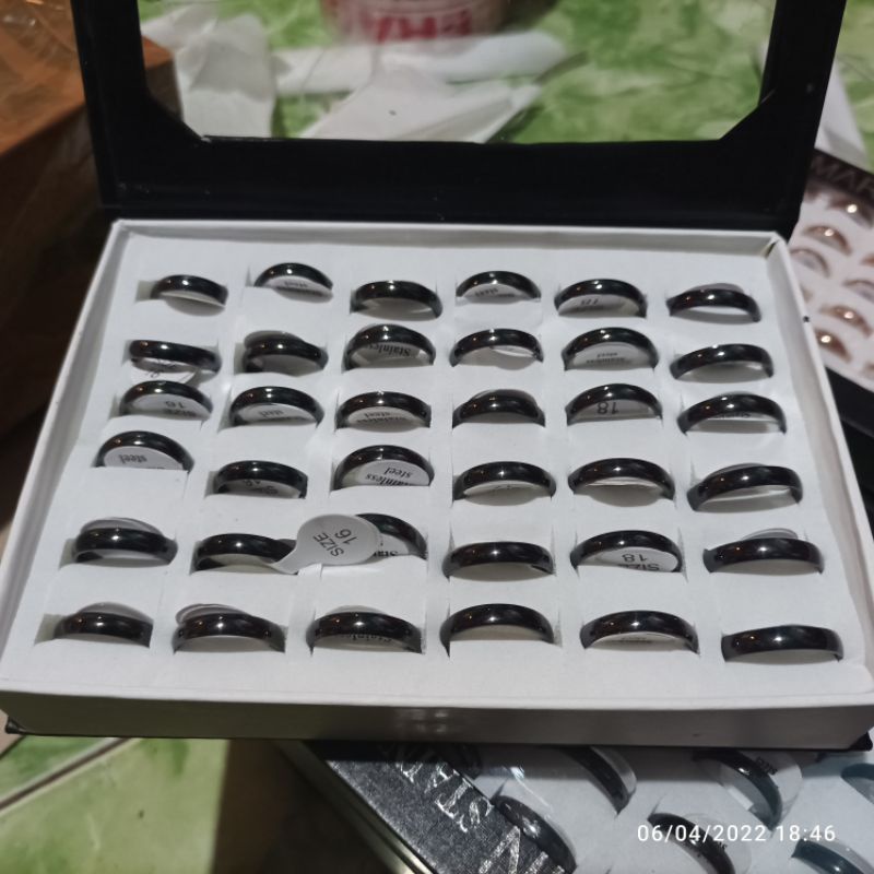 CINCIN OVAL HITAM 4 MM (JUAL PER BOX)