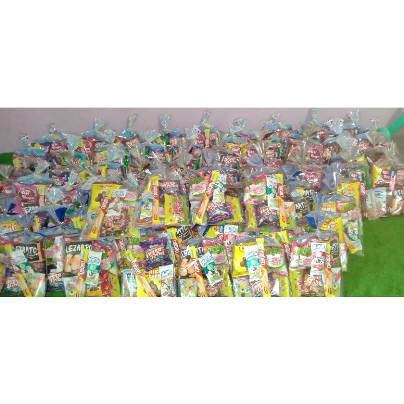 

Snack ulang tahun/paket Snack ulang tahun/hampers ulang tahun