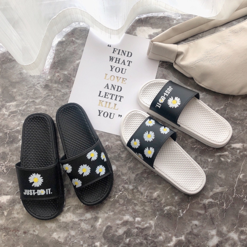 Sandal Selop Flat Pantai Motif Bunga Daisy Kecil Ala Korea Sandal Selop Flat Pantai Motif Bunga Daisy Kecil Ala Korea