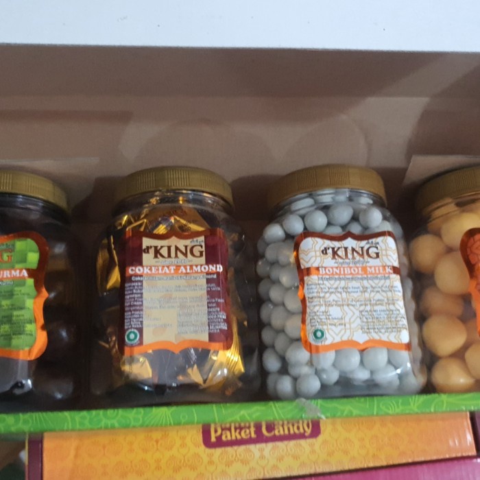 

Coklat Lebaran - (Paket 4 Toples) D'King Special Edition Lebaran Parcel Coklat Hamper