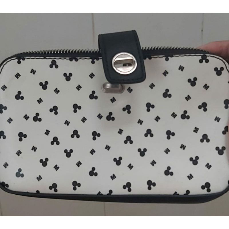 PRELOVED Clutch Micky Mouse Disney X Nevada / Disney Nevada