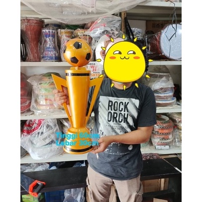 PIALA BOLA FUTSAL BAHAN FIBER PIALA BERGILIR SEGITIGA TINGGI 60CM
