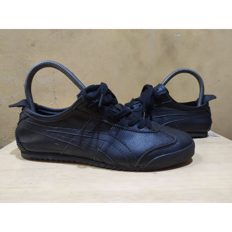 onitsuka black leather