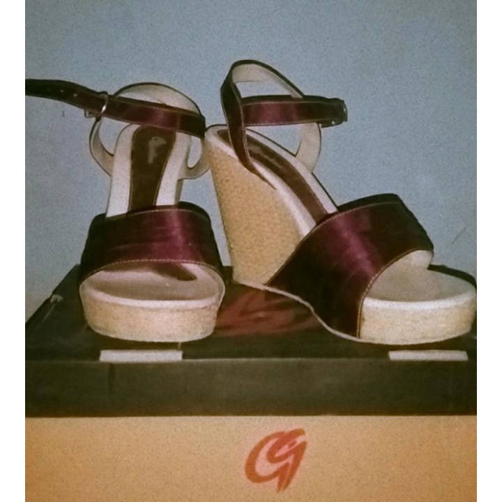 SENDAL HAK TINGGI WANITA
