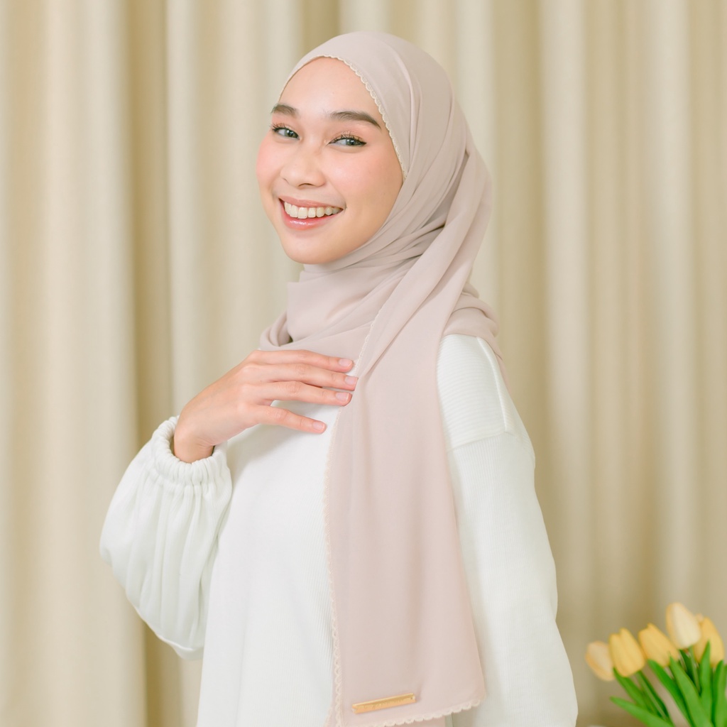 Lozy Hijab - Embroidery Signature Shawl Series 2 ( Pashmina Bordir Lozy x Hamidah )-Nude Cream