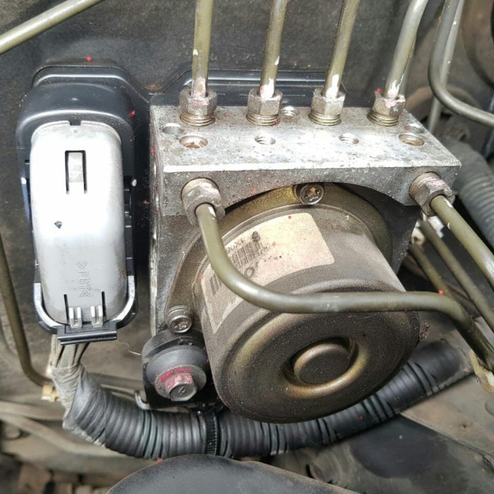 modul dan pompa ABS Nissan TEANA J31 230JM {Part by BMW Speciall Part}