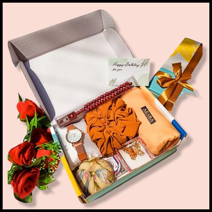 

Paket Hampers Hijab Premium Gift Box Kado Ultah Pacar Ulang Tahun Istr