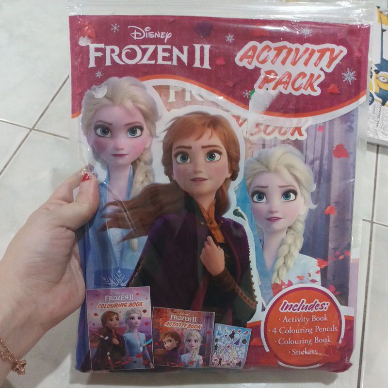 

Frozen II Activity Pack dan stiker