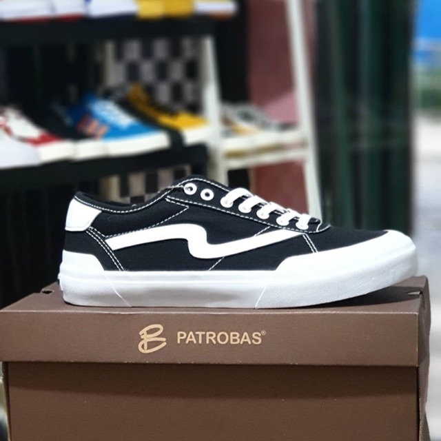 Patrobas ivan black white low