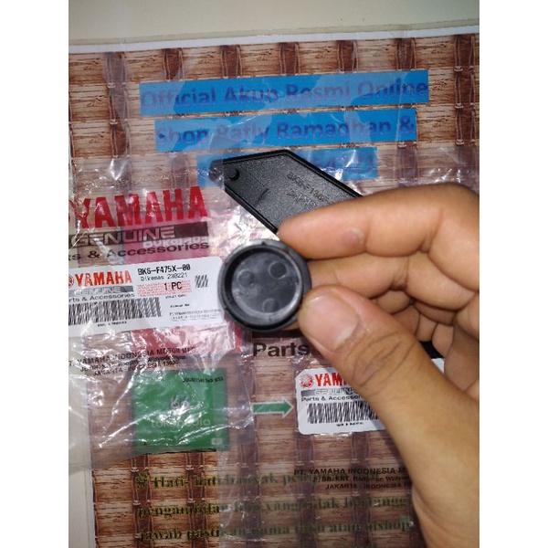 cover swing arm dan tutup baut bagasi jok R15 V3 Ori yamaha