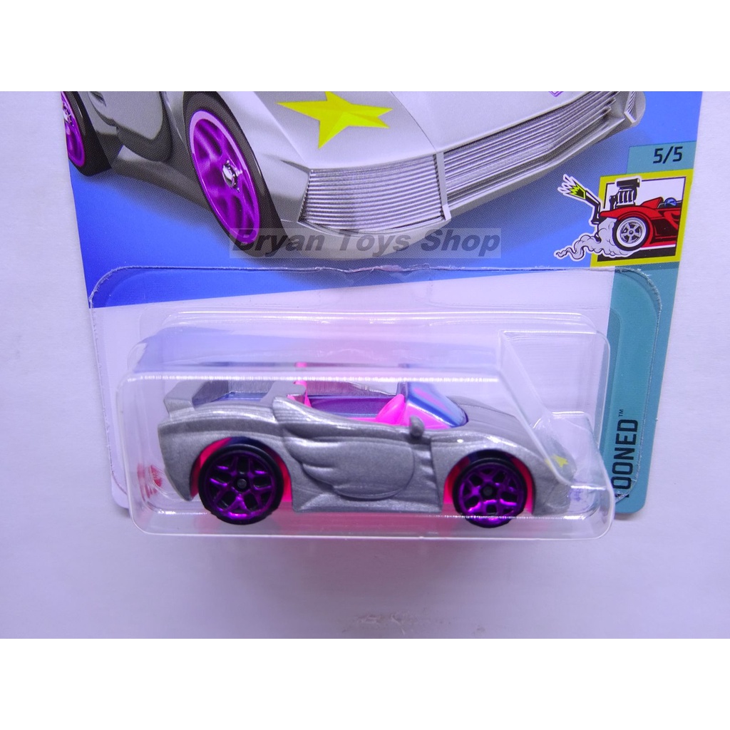 Hot Wheels Barbie Extra Abu-abu