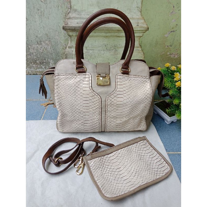MARIE CLAIRE ORIGINAL LEAHTER BAG WITH POUCH
