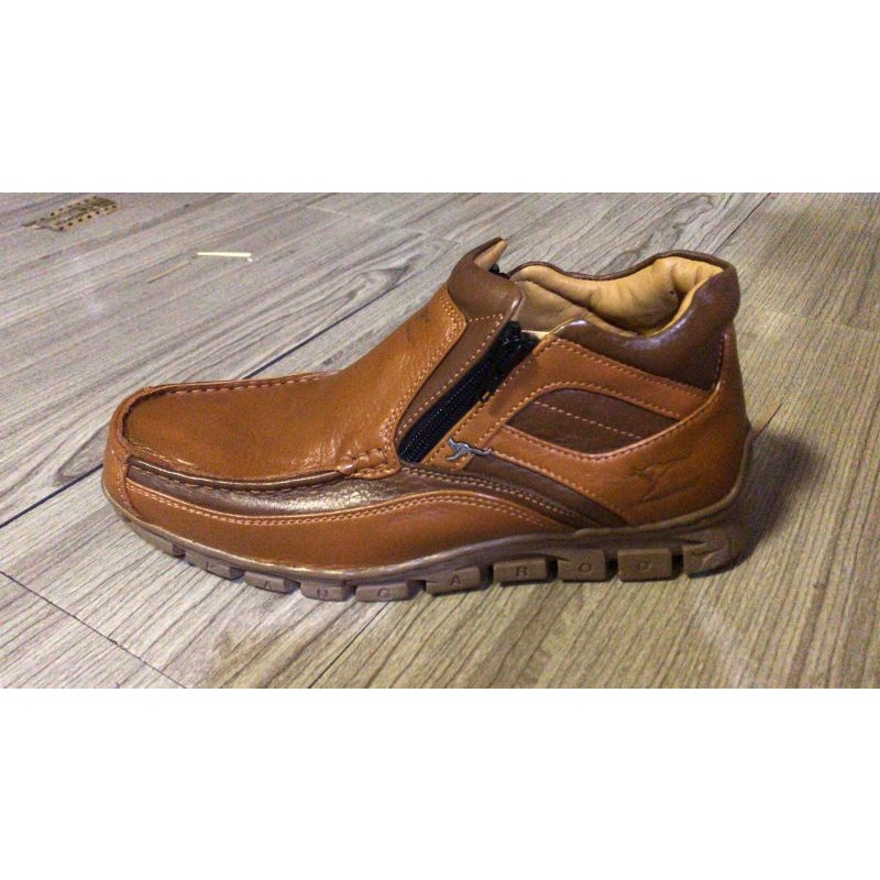 Sepatu Kangaroo